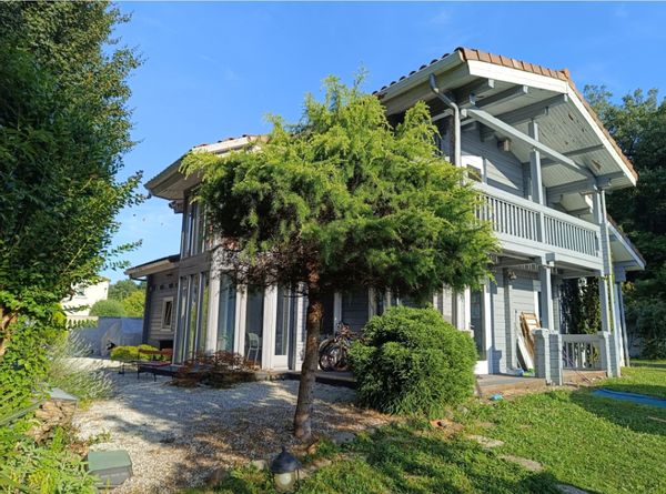 La maison de Nicolas, Stéphanie et Julia