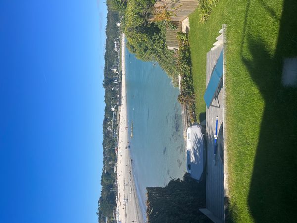 Maison les pieds dans l'eau