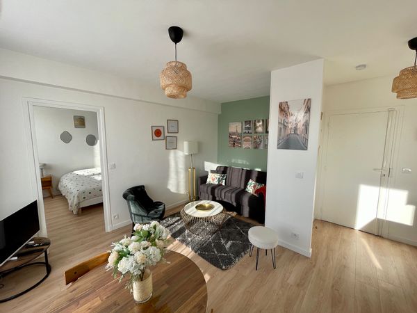 Bel appartement, accès rapide au centre de Paris, calme, lumineux, commerces