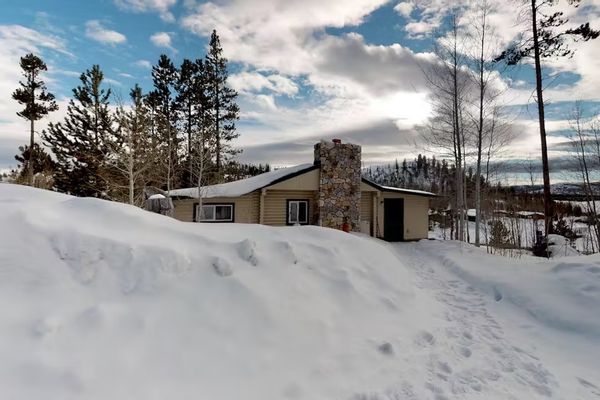 Cabin in Grand Lake, Colorado near Rocky Mountain National Park
