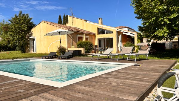 Belle villa au calme de 200 m² pour 8 à 9 personnes avec piscine et grand jardin