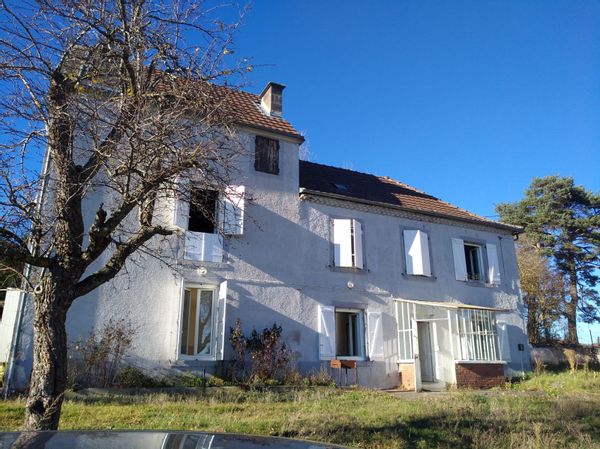 Grande maison avec jardin à proximité du lac d'Aydat.