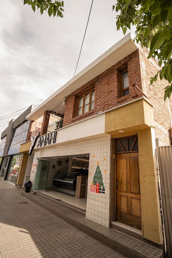 Piso alto, cerca del Parque Francia, 1 habitación matrimonial, Sala-Comedor y dormitorio compartido.