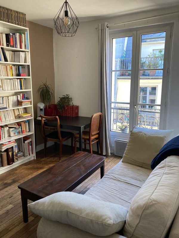 Appartement deux pièces dans le Marais à Paris.