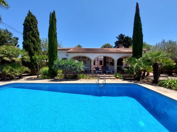 Sunny Villa in Jávea with pool and garden