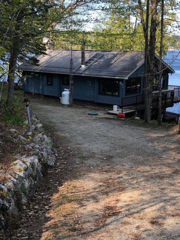 Chalet directement au bord du lac Simon (Chénéville)