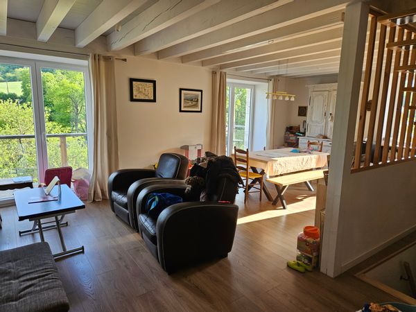 Maison familiale en pierre au cœur de la Bourgogne