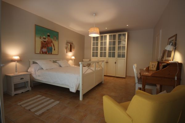 Calme à 5 mn à pied du lac