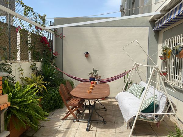 Garden apartment with pool and stone BBQ 15 min from the beach