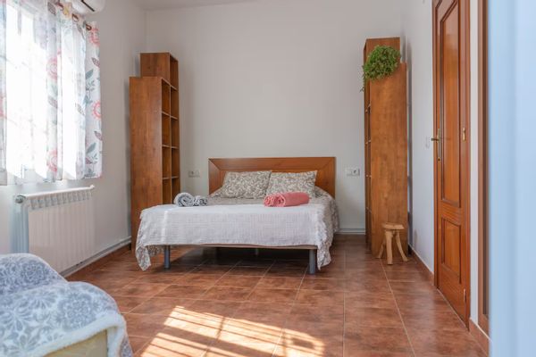 Casa con jardín y piscina privada