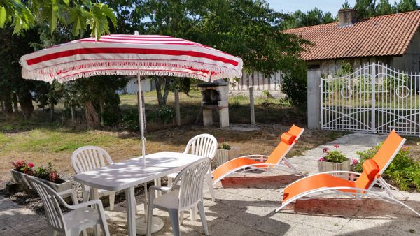 La maison de Martine  en forêt au calme, à 30 min de l'océan Atlantique