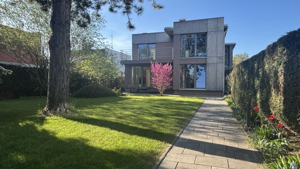 Alenas hus