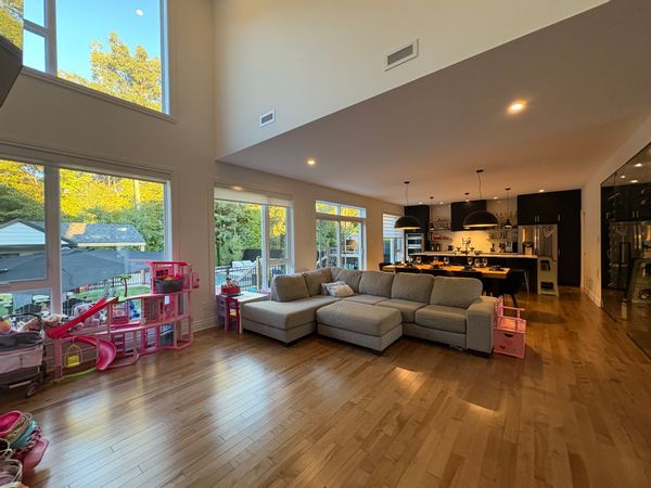 Maison spacieuse et familiale près de Montréal!