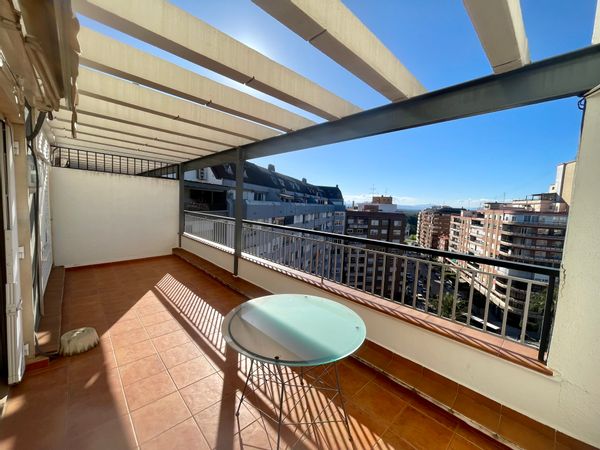 3-bedroom penthouse in the heart of Alzira with mountain views