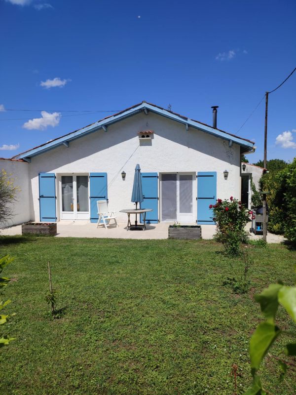 Maison au calme et adaptée aux enfants et fauteuil roulant