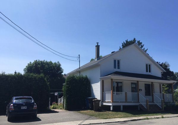 Family-friendly home near the river and the heart of Rimouski
