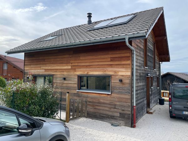 Jolie maison entre lac et montagnes