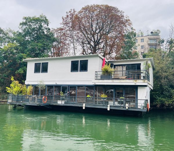 Amazing Floating Wood House, 10 mn from "Champs Elysées"