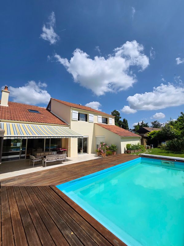 Maison avec piscine aux portes de Paris !