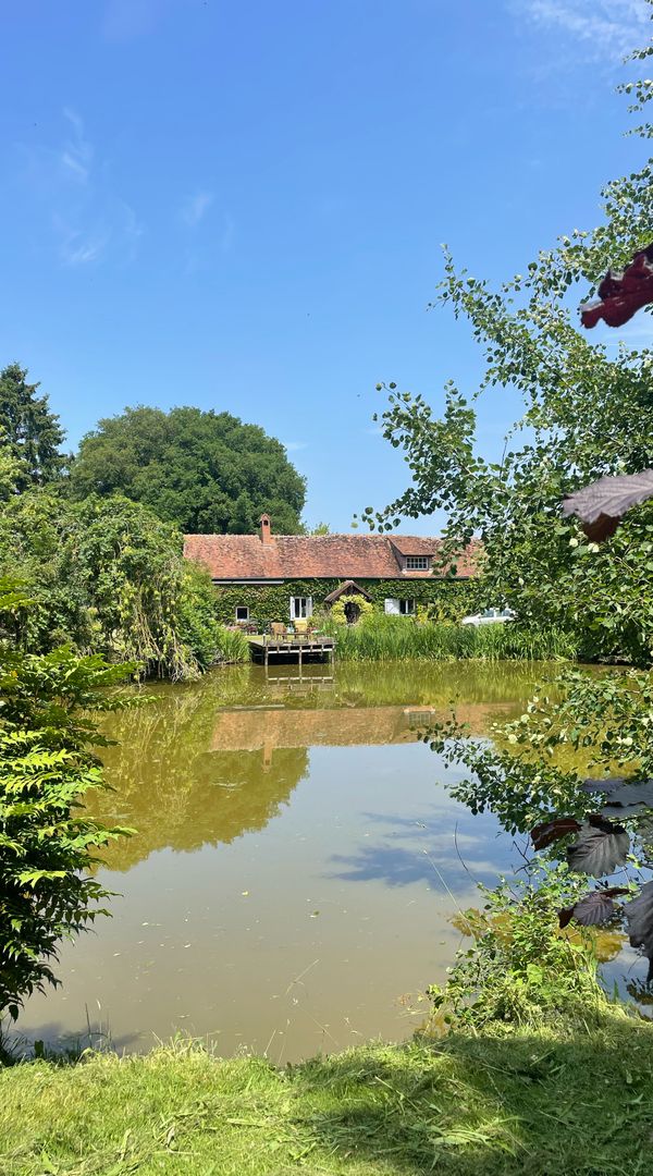 Maison de campagne et son étang