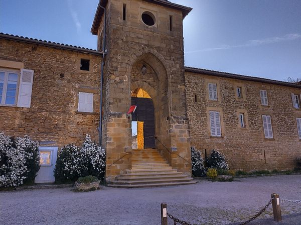 L' appartement de CAROLE à 50 mètres du CHATEAU DE  MONTSEVEROUX
