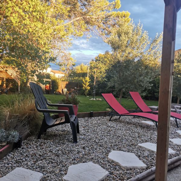 Maison de 200 m2 sur 1000m2 de terrain avec piscine, au cœur de la ville d'Orange, en PACA.