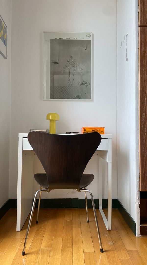 Paulina's spacious, light-filled apartment in the heart of Milan