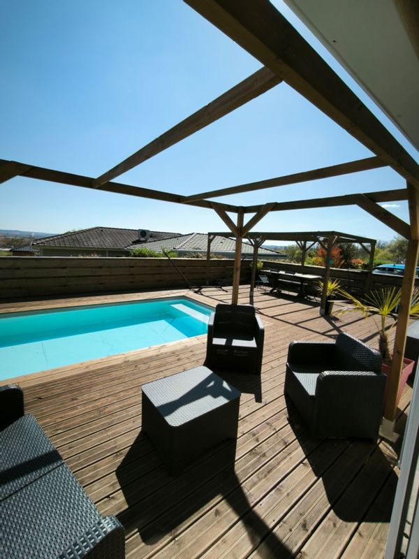 Charmante maison moderne avec piscine