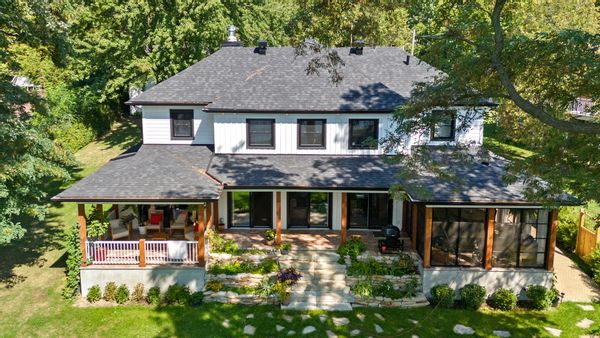 La Maison de la Rive dans un cadre relaxant, moderne à seulement 30 minutes de Montréal