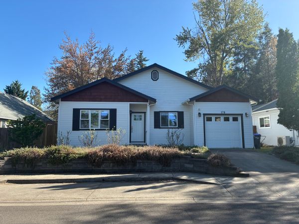Family-friendly home in the heart of Ashland, OR