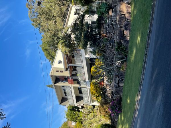 BRIAN's house. The photos speak for themselves. Large, modern, spacious open plan house built for sub-tropical use with all amenities, close to all the Gold Coast connections and beaches.