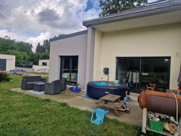 Jolie maison au calme et à proximité immédiate du bus