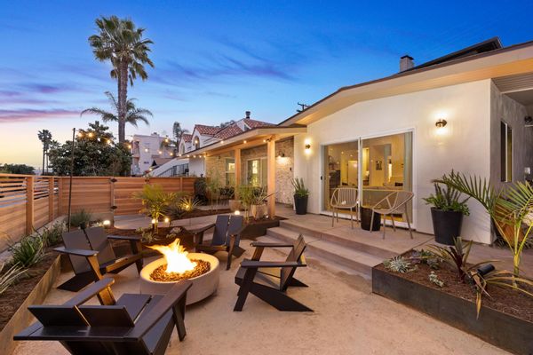 *NEW* | Fire Pit | 3-Blocks to Beach | King Bed
