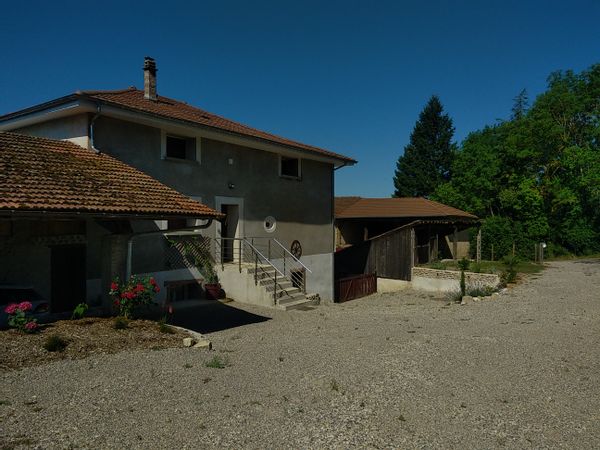 Appartement de caractère pour 6-8 personnes à la campagne