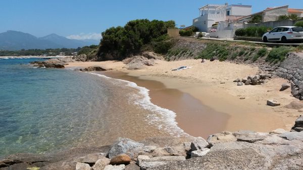 Appartement de standing à Porticcio en face d’Ajaccio Grande terrasse vue mer. Climatisation.