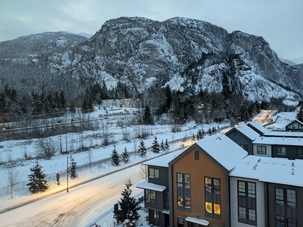 Squamish condo in the heart of the mountains