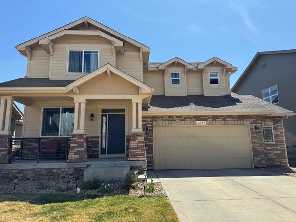 Family Friendly Home in the Water Valley Neighborhood, Windsor Access to private lakes