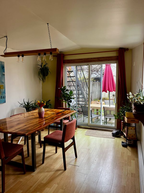 Appartement avec grande cours, quartier central de Montréal
