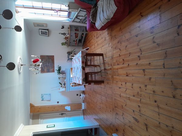 La maison de Katia Florence est un grand appartement lumineux, Entretenu avec des travaux réguliers.