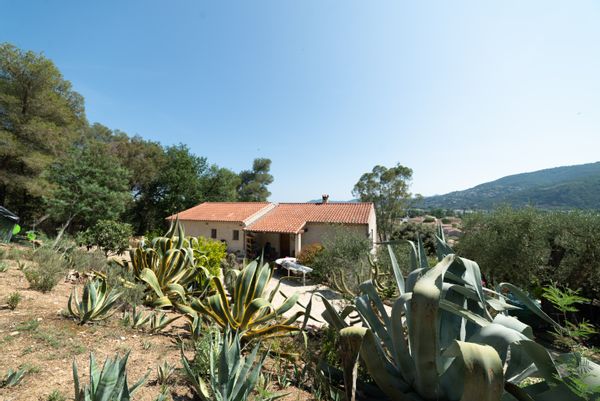Bastide méditerranéenne climatisée avec piscine