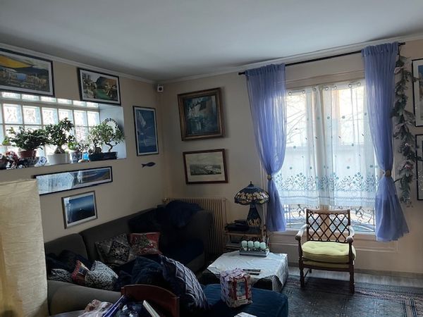 Nest near Paris, on the way to Disney