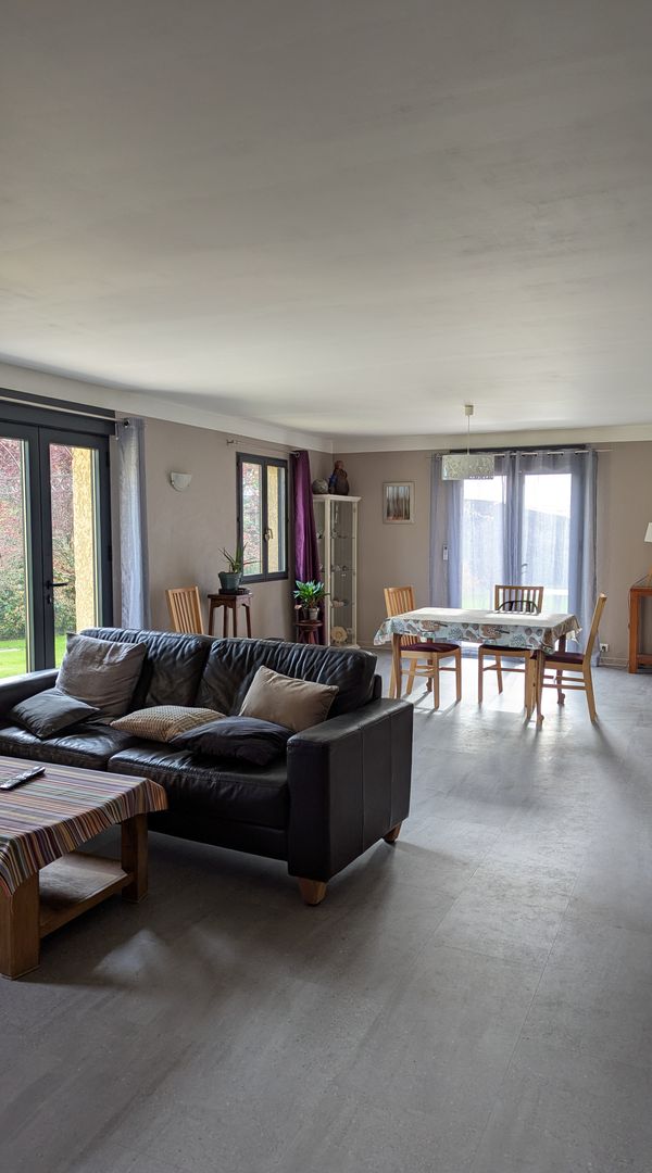 Villa tranquille sur 3000m de jardin.