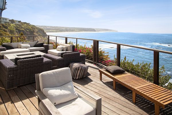 Peaceful and Inviting Oceanfront in Laguna Beach