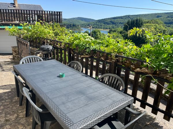 Maison au lac du Laouzas