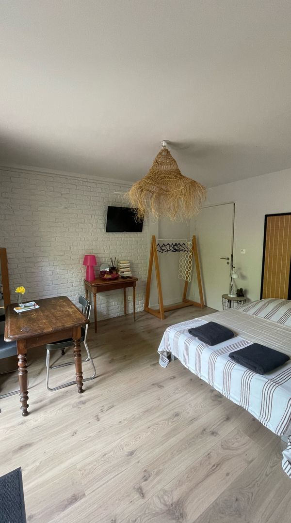 Studio indépendant au calme