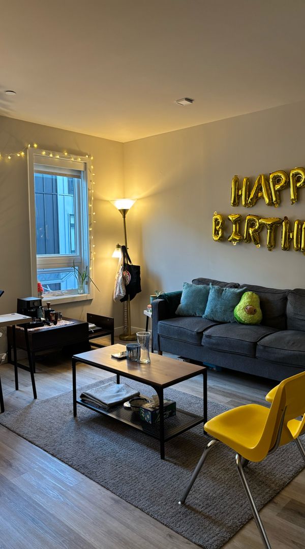 Sunny and fully equipped 1 bedroom apartment in Philly’s University City!