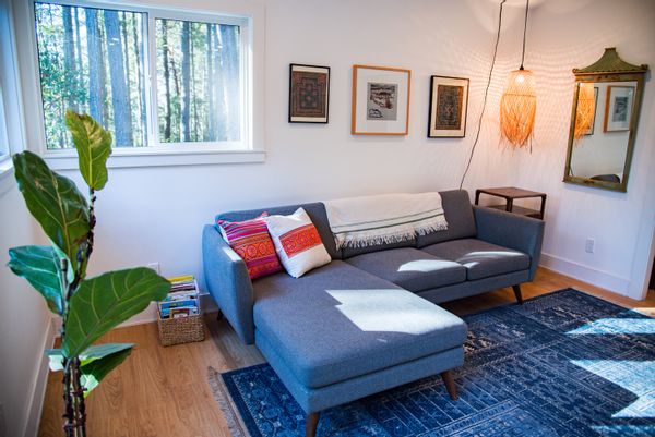Salt Spring Island Retreat - 5 minutes to the beach