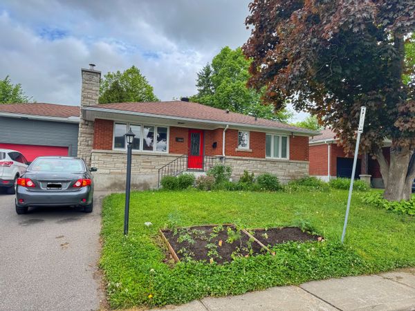 Maison familiale à 5 minutes de la capitale du Canada.