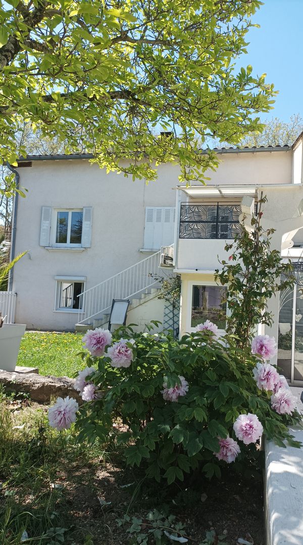 Le cocon de Anne-Marie et Pierre pour 2-3 pers dans notre maison, indépendant au calme côté jardin.