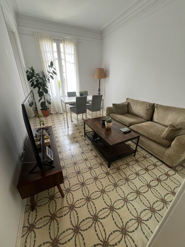 Charming & Sunny Apartment Eixample Barcelona